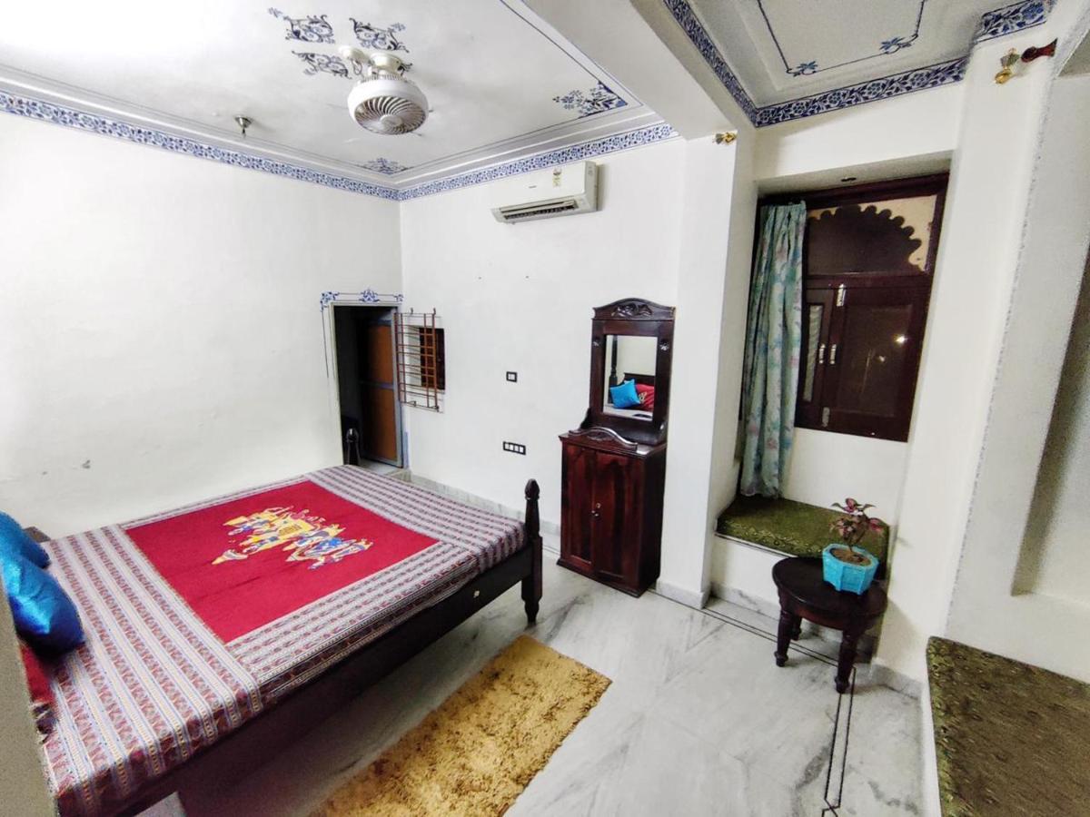 Whereabout Hostel Udaipur Exterior foto