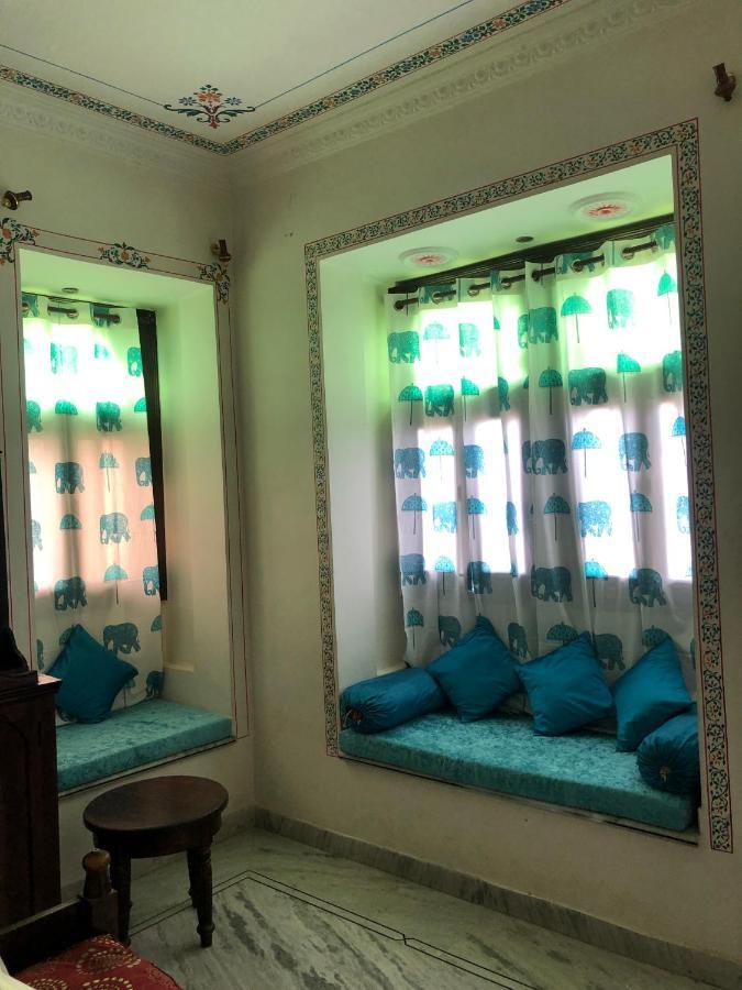 Whereabout Hostel Udaipur Exterior foto